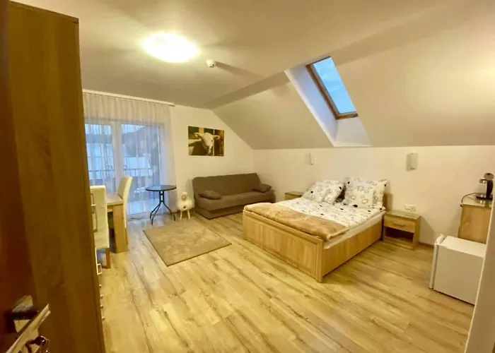 Nasza Owczarzowka בית הארחה